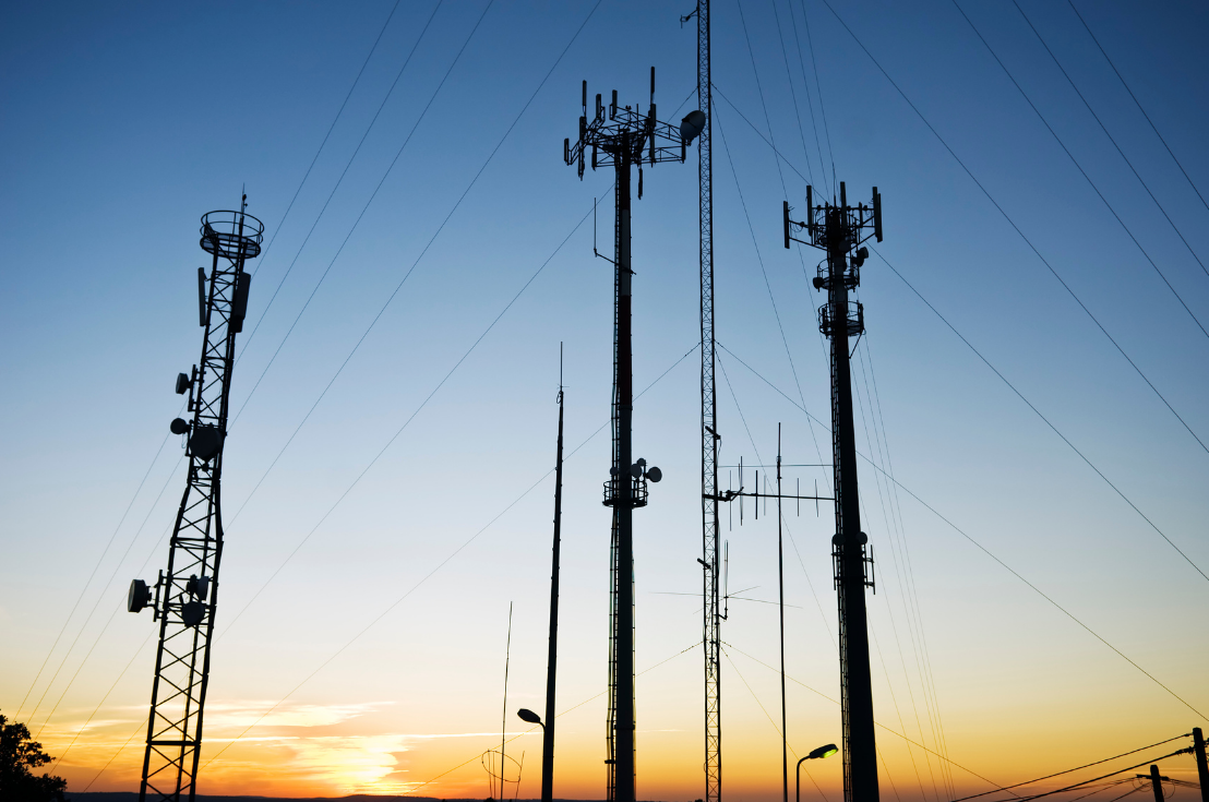 Antenna masts